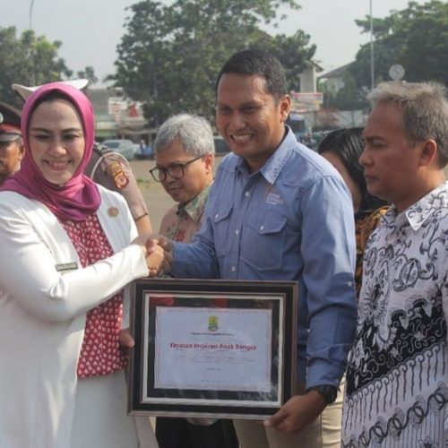 Bupati Karawang, Ibu dr. Hj. Cellica Nurrachadiana menyatakan pemerintah Kabupaten Karawang sangat mendukung Program SMK Pasti Siap Jilid 2 di tahun 2017.
Besar harapan dengan adanya kegiatan SMK Pasti Siap ini bisa meningkatkan kapasitas siswa-siswi SMK Kabupaten Karawang. Sehinga bisa bersaing dalam dunia pekerjaan maupun wirausaha.